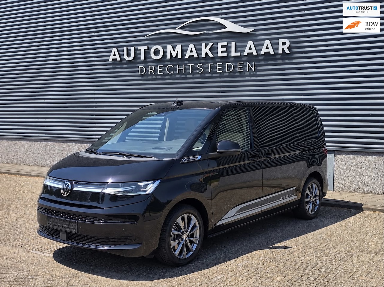 Volkswagen Multivan - 1.4 eHybrid L1H1 EDITION/ 7 Zits/Pano/Elektrische deuren/Harman kardon/Top auto - AutoWereld.nl