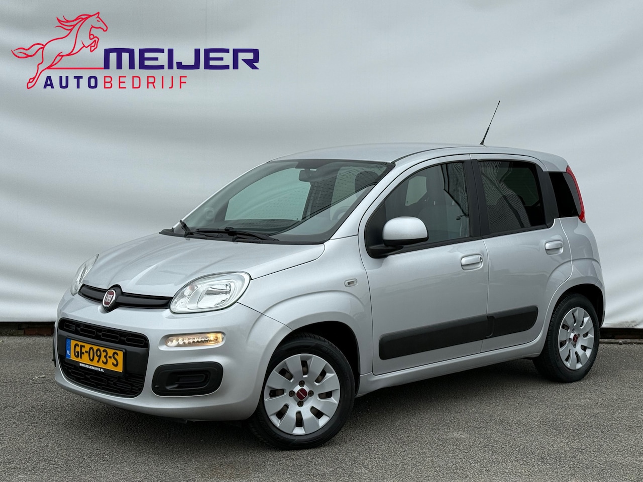Fiat Panda - 1.2 Lounge Centraal + AB | Hoge zit | Trekhaak | Airco !! - AutoWereld.nl