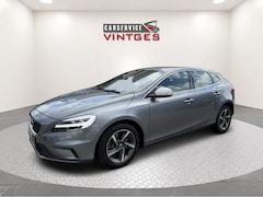 Volvo V40 - 2.0 D2 R-Design Automaat | Uniek lage km-stand | Navi | Climate | LED