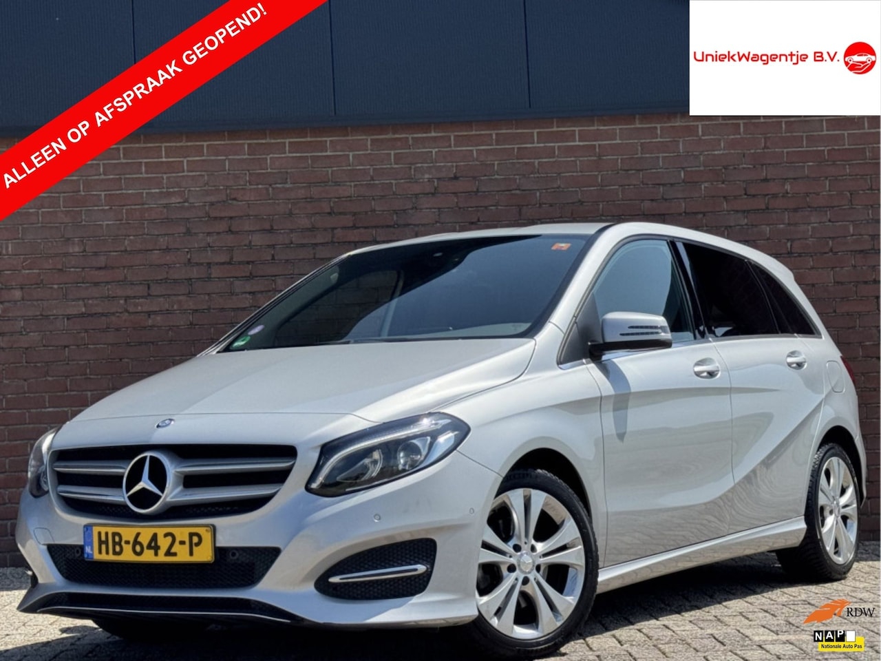 Mercedes-Benz B-klasse - 180 PRESTIGE | NL-AUTO! | LEDER! - AutoWereld.nl