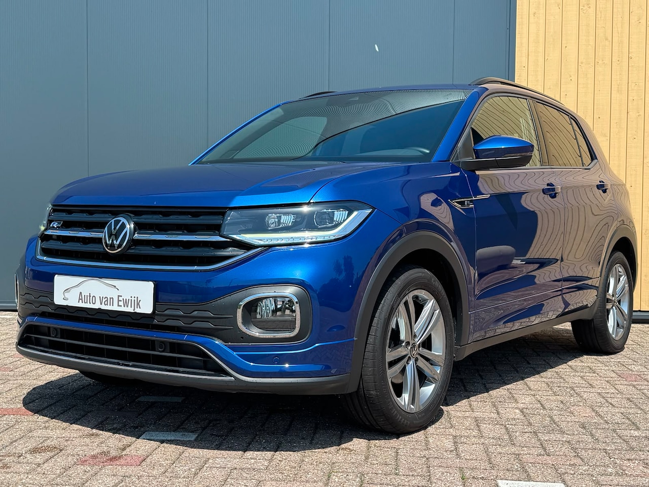 Volkswagen T-Cross - 1.5 TSI 150pk 7-DSG R-Line | ACC | Keyless | Camera | Virtual | Stoelverwarming | - AutoWereld.nl