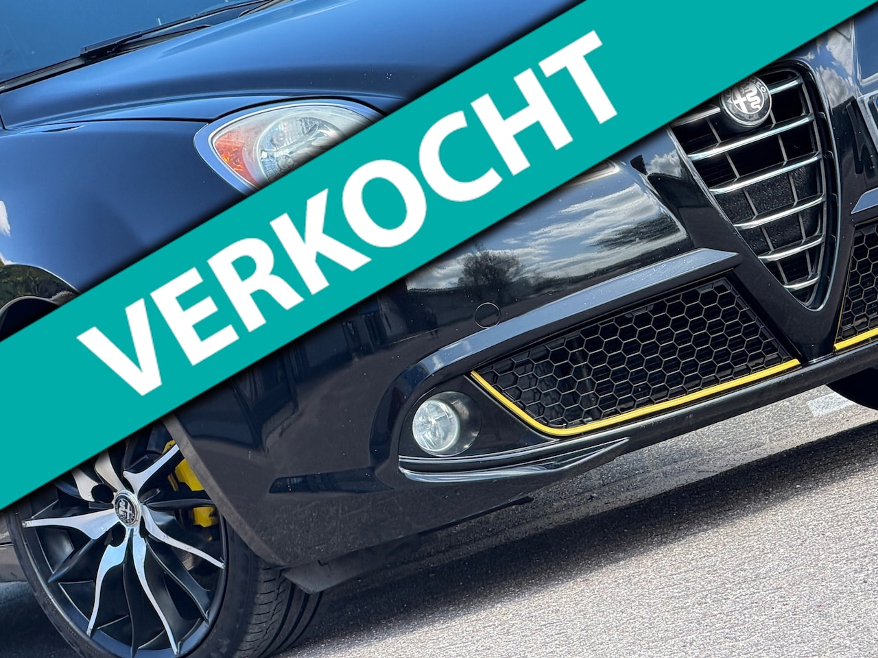 Alfa Romeo MiTo - 1.4 Distinctive - Nero Profondo - Cruise/Clima/Nav - Fijn Sportief - AutoWereld.nl