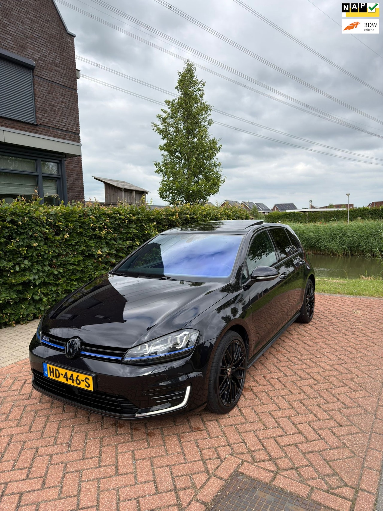 Volkswagen Golf - 1.4 TSI GTE /Pano/keyless start/adaptieve cruise control/ pdc/gti uitlaat / gti diffuser/g - AutoWereld.nl