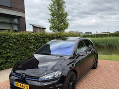 Volkswagen Golf - 1.4 TSI GTE /Pano/keyless start/adaptieve cruise control/ pdc/gti uitlaat / gti diffuser/g
