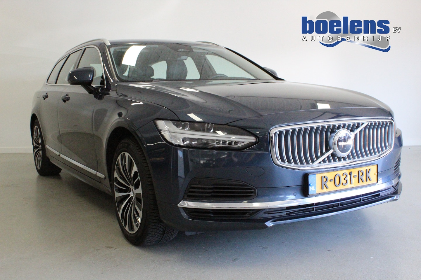 Volvo V90 - 2.0 T6 Plug-in hybrid AWD Core Bright | ACC | STOEL+STUUR/VERW | CARPLAY | 18'LMV | BLINDS - AutoWereld.nl