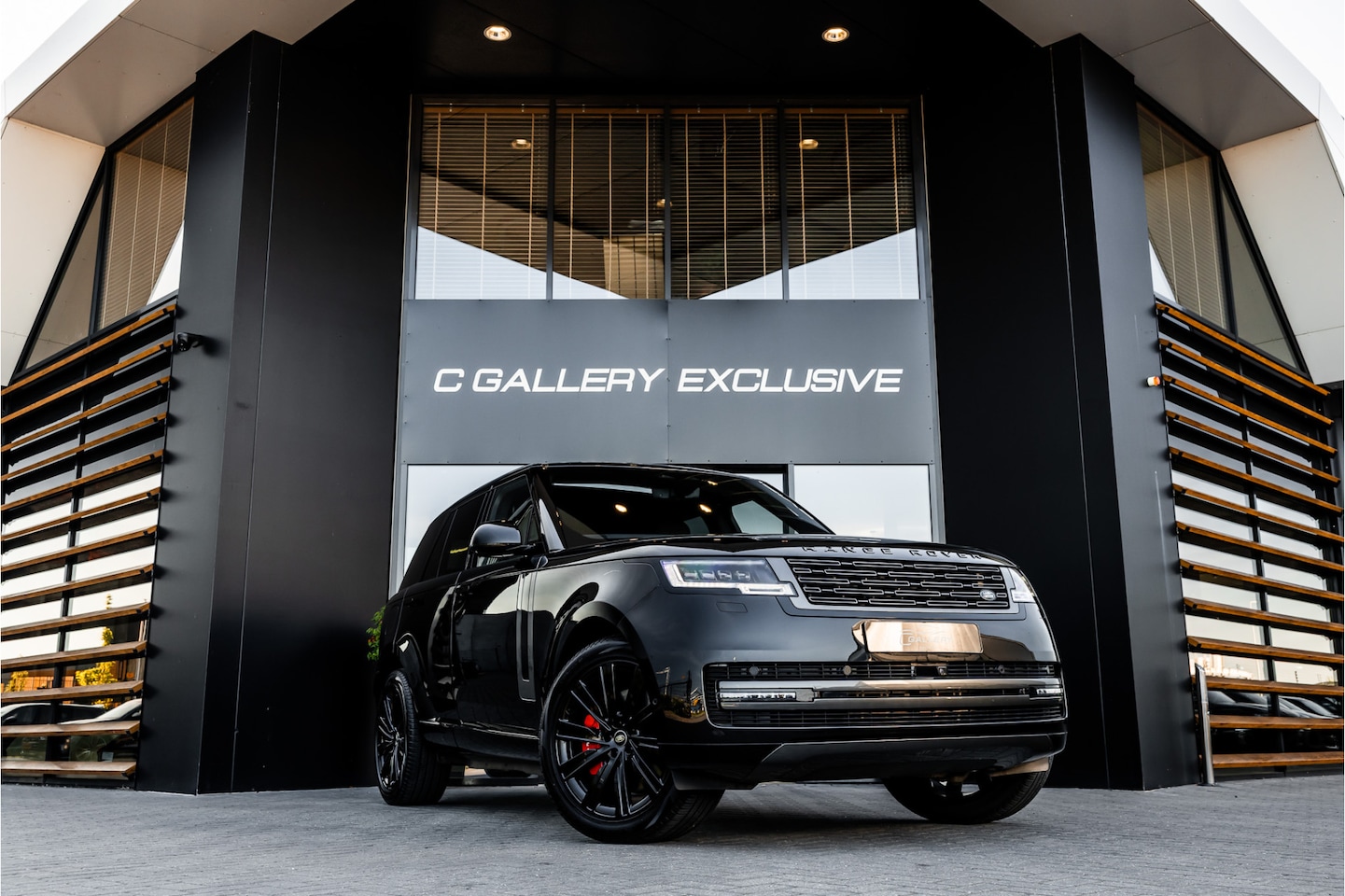 Land Rover Range Rover - 3.0 P460e HSE PHEV - Panorama | Memory | 4x Stoelkoeling | Elek. Trekhaak - AutoWereld.nl