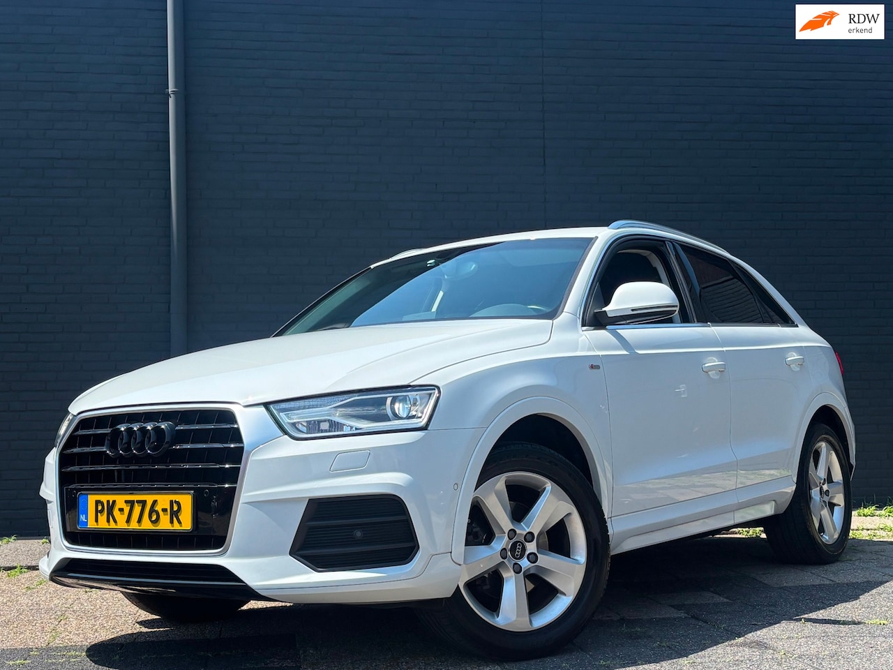 Audi Q3 - 1.4 TFSI | S-Line | Automaat | Elektrische Trekhaak - AutoWereld.nl
