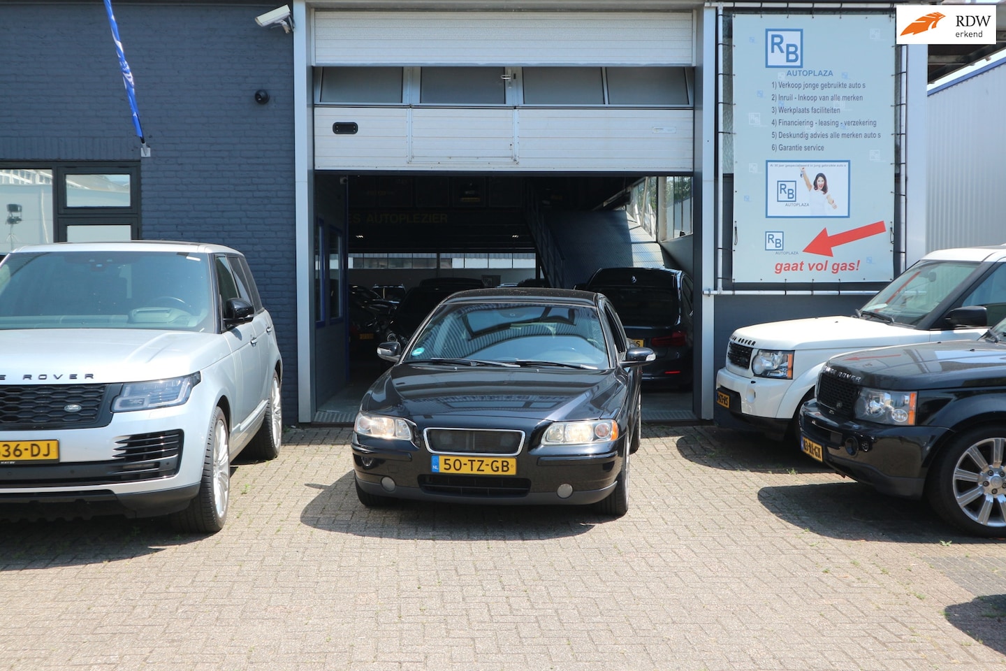 Volvo S60 - 2.4 Kinetic AUTOMAAT/ TREKHAAK - AutoWereld.nl