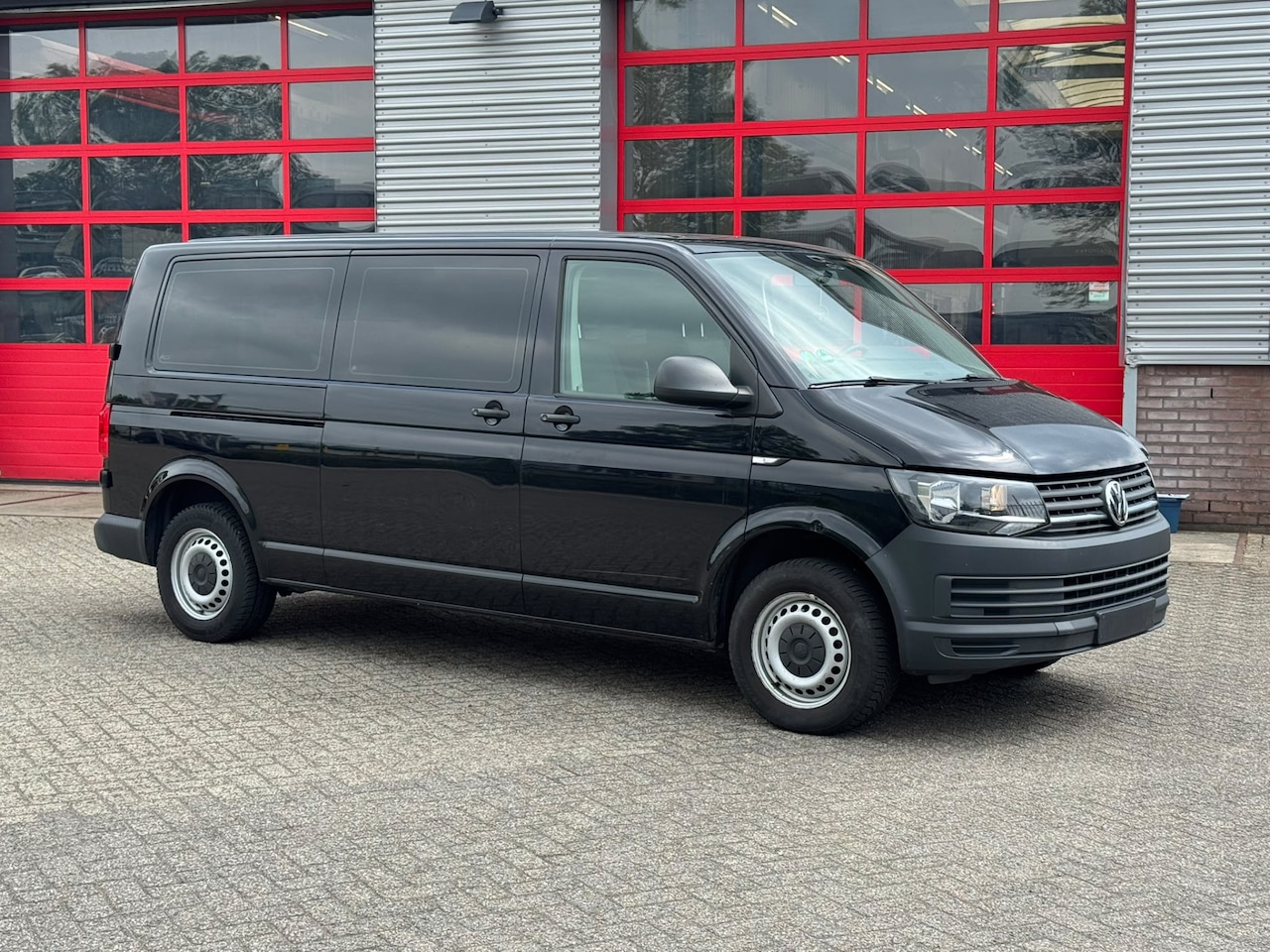 Volkswagen Transporter - DSG 8 persoons! - AutoWereld.nl
