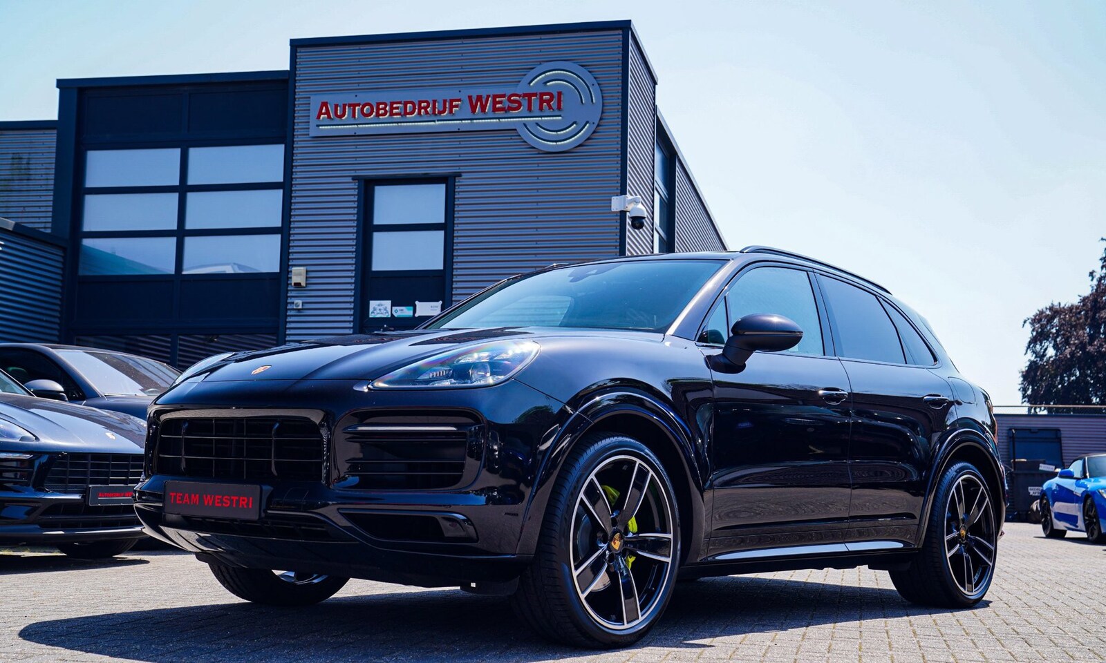 Porsche Cayenne - 3.0 E-Hybrid Platinum Edition | Panorama | Sport Chrono | Lane Assist | Trekhaak | Luchtve - AutoWereld.nl