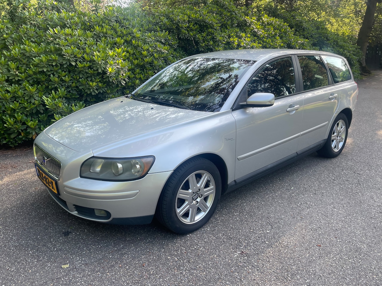 Volvo V50 - 2.4 140Pk / 203Dkm / 5-cil / trekhaak!! APK - AutoWereld.nl