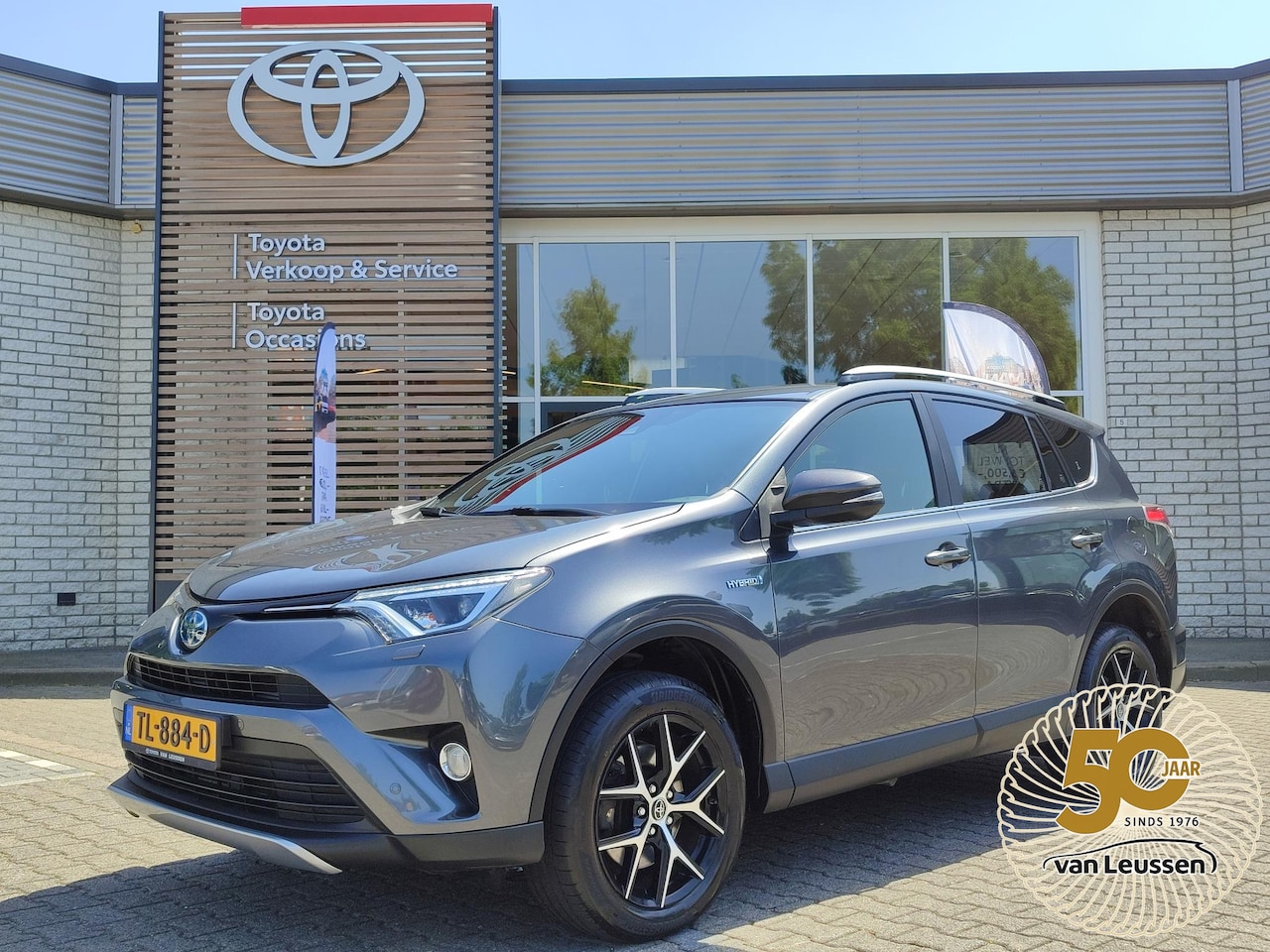 Toyota RAV4 - 2.5 HYBRID STYLE STOEL/STUURVERW TREKHAAK PARK-SENSOREN AD-CRUISE CLIMA CAMERA EL-STOEL EL - AutoWereld.nl