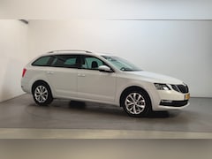 Skoda Octavia Combi - 1.5 TSI 150pk DSG Greentech Sport Business Parkeersensoren Stoelverwarming Trekhaak App Co