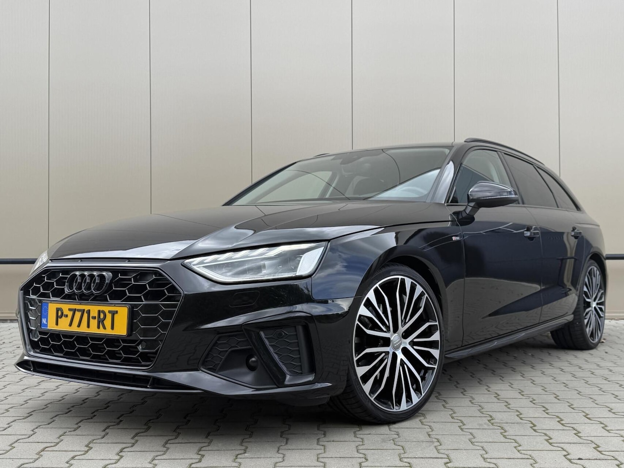 Audi A4 Avant - 40 TFSI 190pk S-line black | Matrix |20" | Camera | Trekhaak - AutoWereld.nl