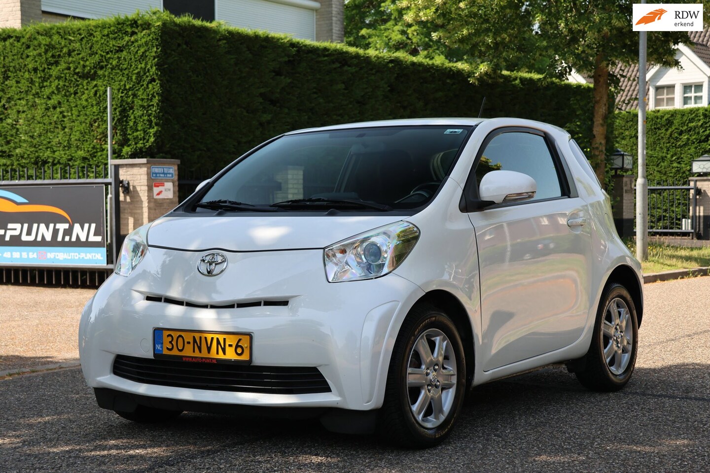Toyota iQ - 1.0 VVTi Comfort |* MET AIRCO* | - AutoWereld.nl