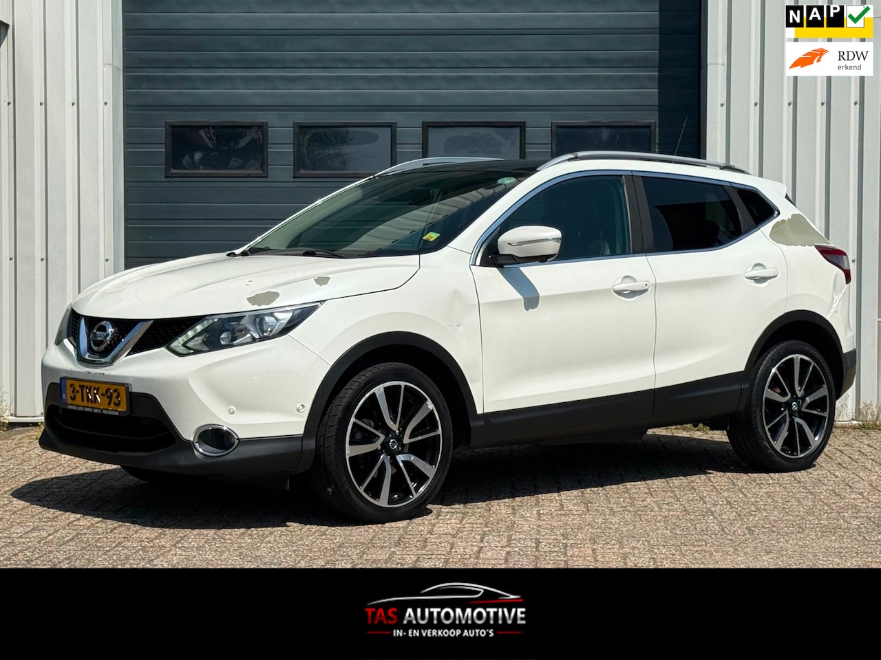 Nissan Qashqai - 1.5 dCi Tekna NAVI / PANO / 360 / CRUISE - AutoWereld.nl