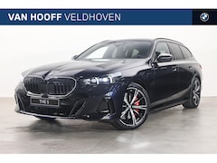BMW 5-serie Touring - 550e xDrive M Sport Automaat / Panoramadak / Adaptief M Onderstel Professional / Bowers &