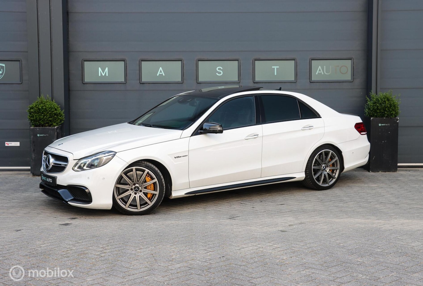 Mercedes-Benz E-klasse - AMG 63 S 4MATIC|KERAMISCH|PANO|CARBON|H&K AUDIO|DRIVER'S PACK - AutoWereld.nl
