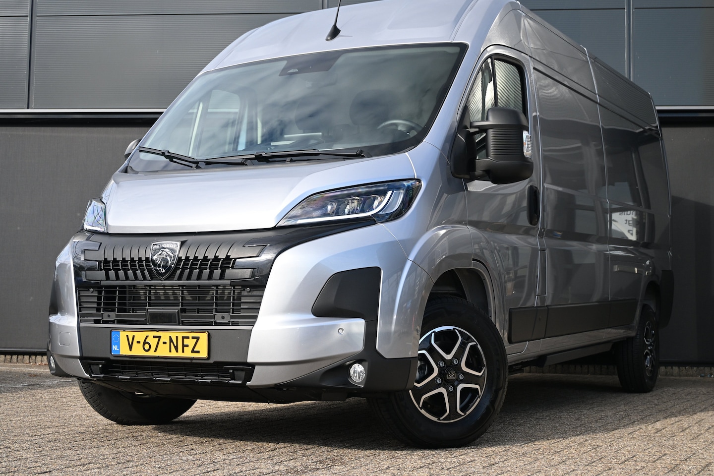 Peugeot e-Boxer - 3.5t L3H2 Zwaar 110 kWh | Navigatie | Achteruitrijcamera | Climate Control | Cruise Contro - AutoWereld.nl