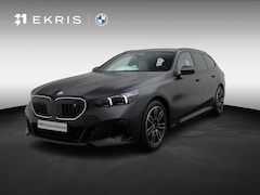 BMW i5 Touring - eDrive40 M Sportpakket Pro | Achteruitrijcamera | Driving Assistant Plus | Parking Assista