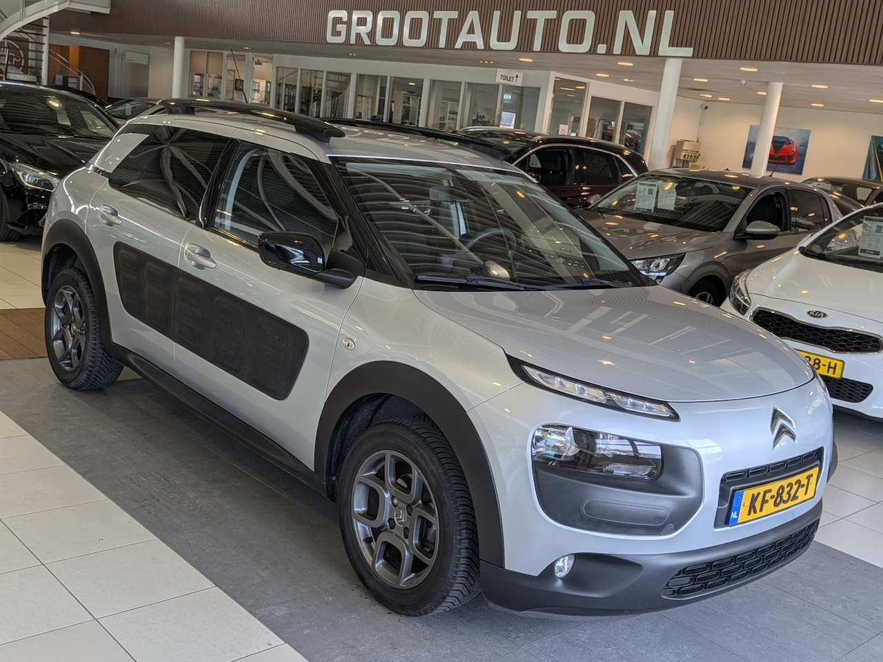 Citroën C4 Cactus - 1.2 PureTech Shine Automaat Airco, Cruise Control, Stuurbekrachtiging - AutoWereld.nl