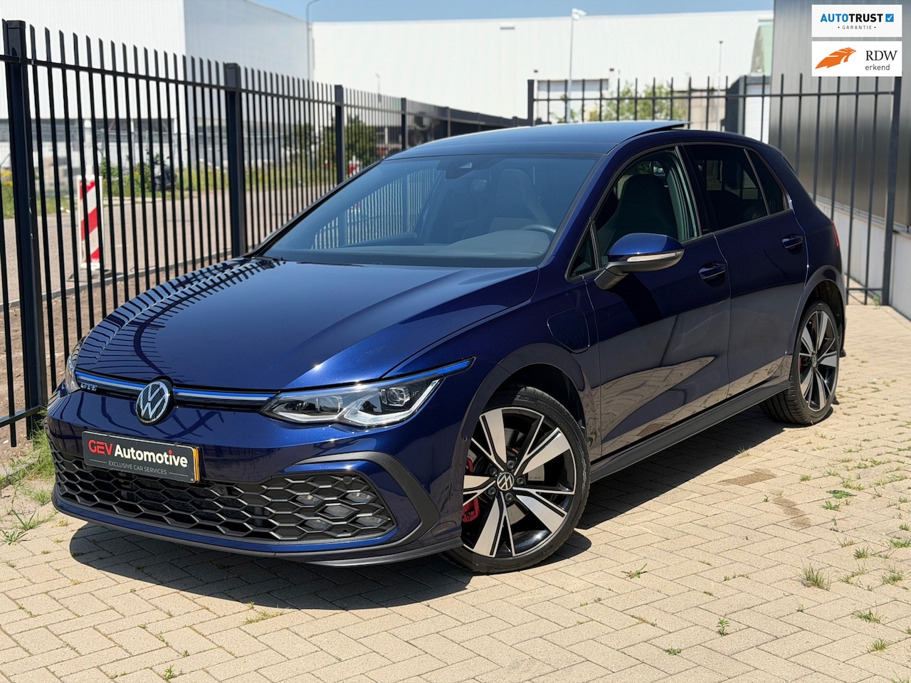 Volkswagen Golf - 1.4 eHybrid GTE Panorama ACC IQ Light LED Carplay - AutoWereld.nl
