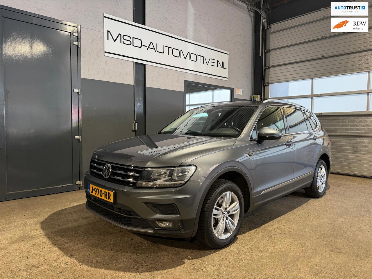 Volkswagen Tiguan Allspace - 1.5 TSI Comfortline Business 7 Persoons Trekhaak Stoelverwarming - AutoWereld.nl