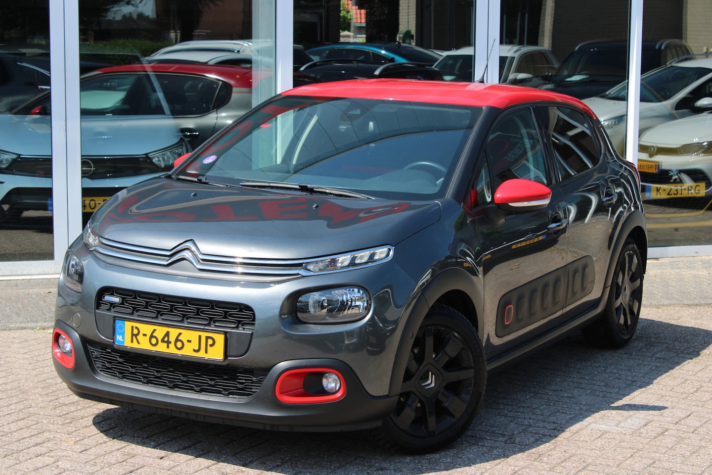 Citroën C3 - 1.2 PureTech S&S Shine//Navi//Cruise!! - AutoWereld.nl