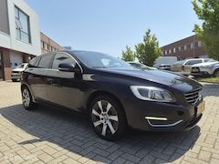 Volvo V60 - 2.4 D6 AWD Plug-In Hybrid Summum EXPORT