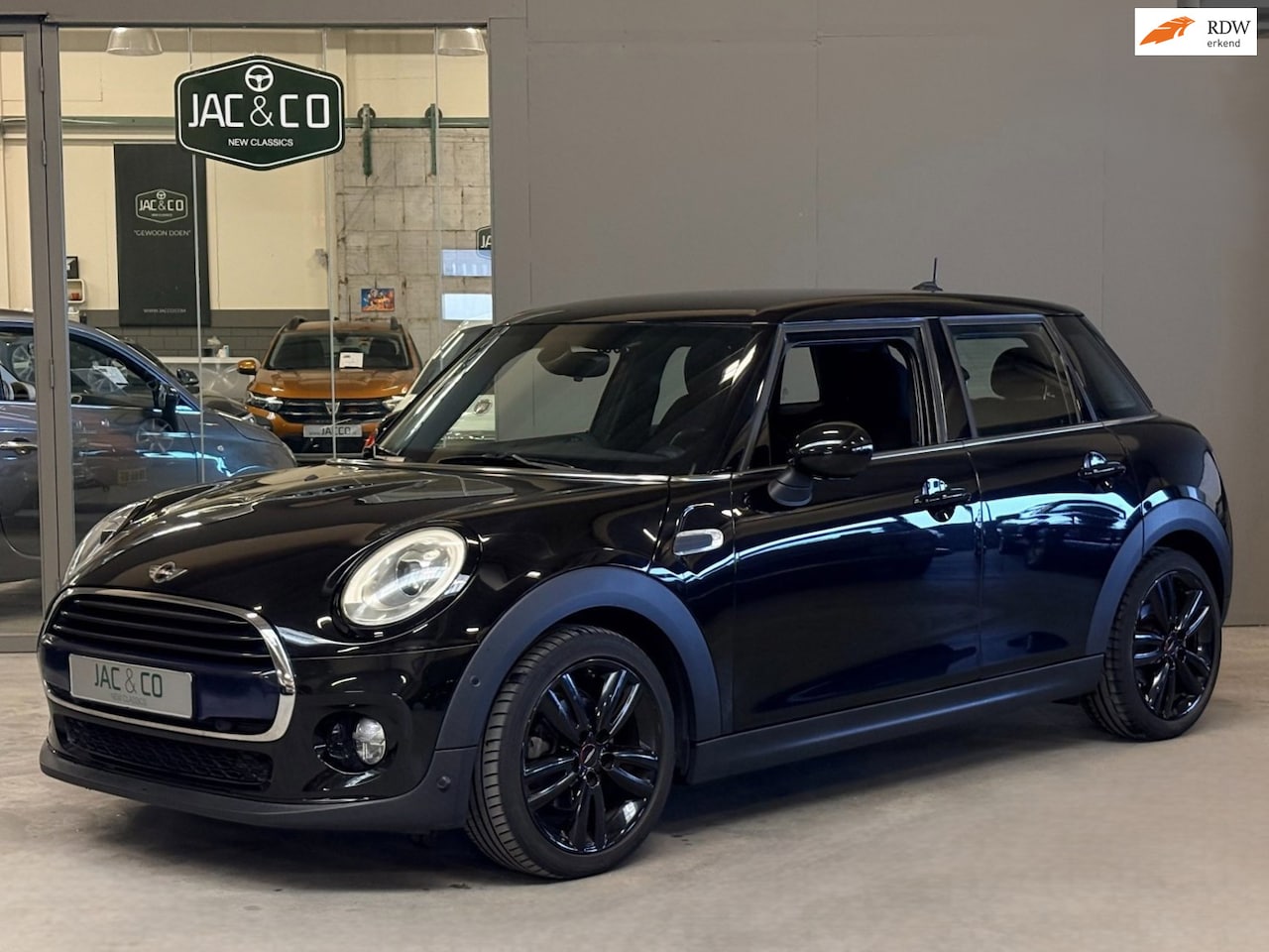 MINI Cooper - Mini 1.5 Salt Business 5 deurs automaat - AutoWereld.nl