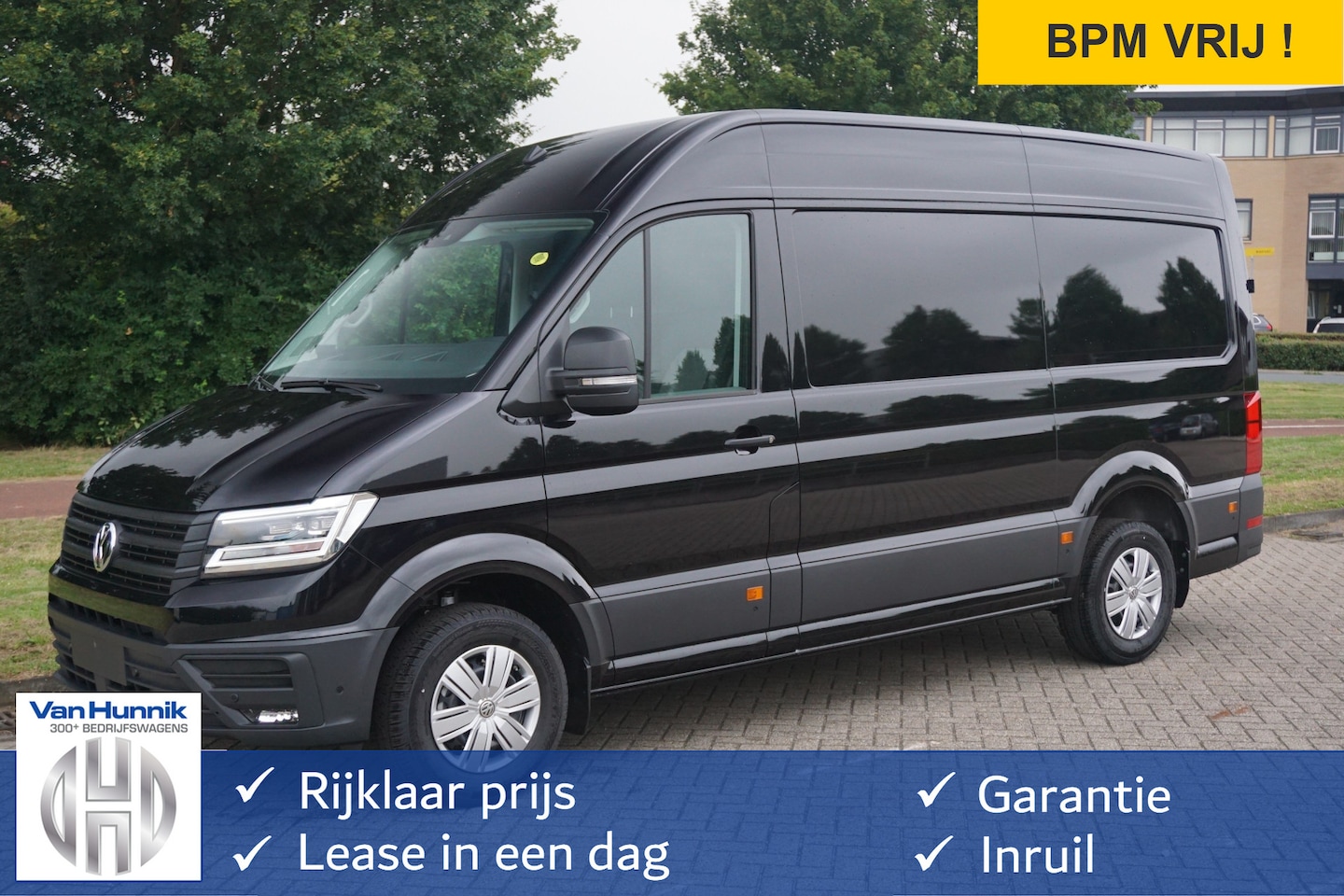 Volkswagen Crafter - 35 177PK L3H3 AUT BPM VRIJ!! Navi, Cam, Adap. Cruise, LED!! NR. 220 - AutoWereld.nl