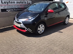 Toyota Aygo - 1.0 VVT-i x-play 5 deurs airco