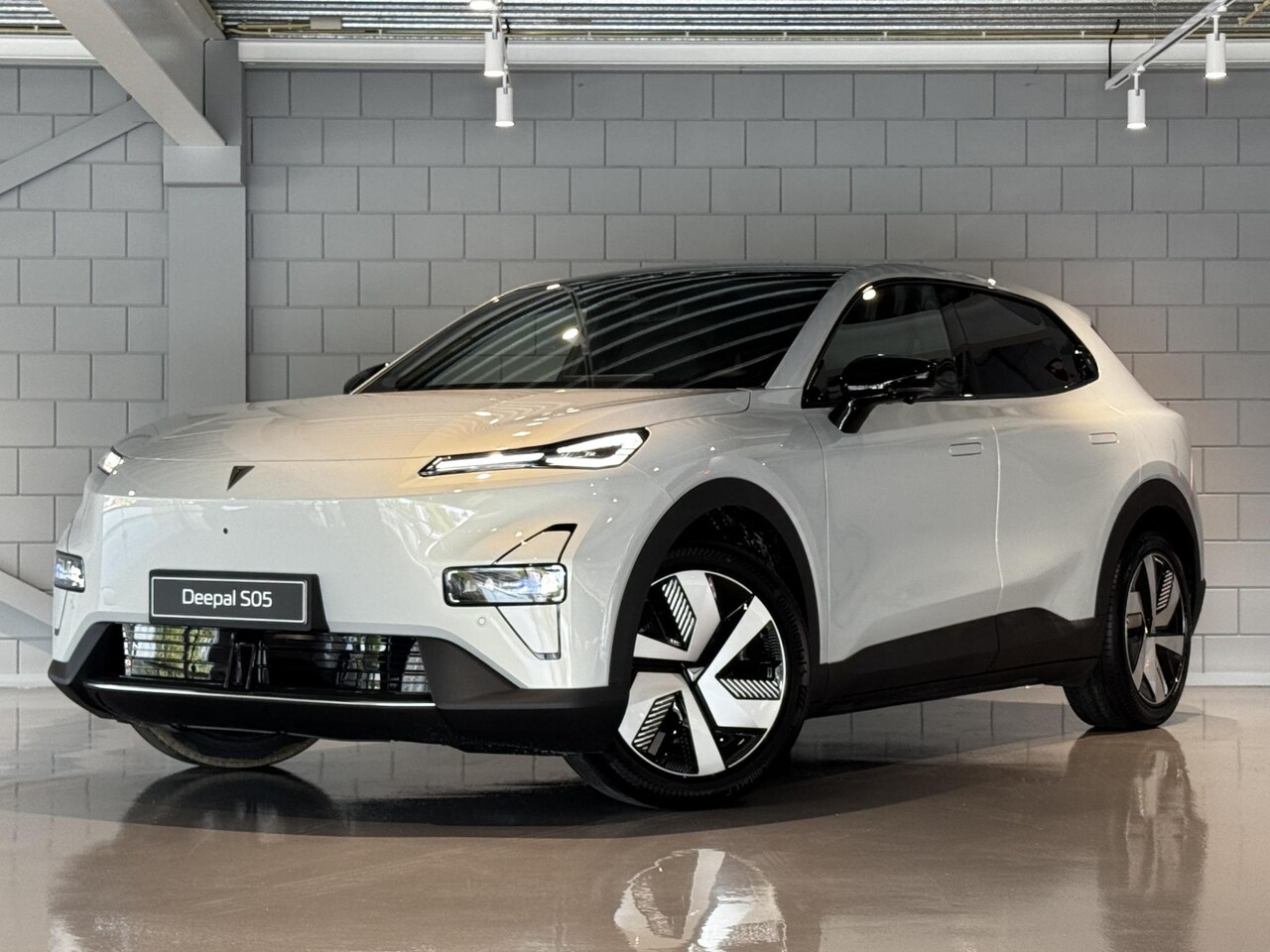 Changan Deepal S05 - Max 68.8 kWh | 272PK | Head-Up | Pano | Stoelvent. - AutoWereld.nl