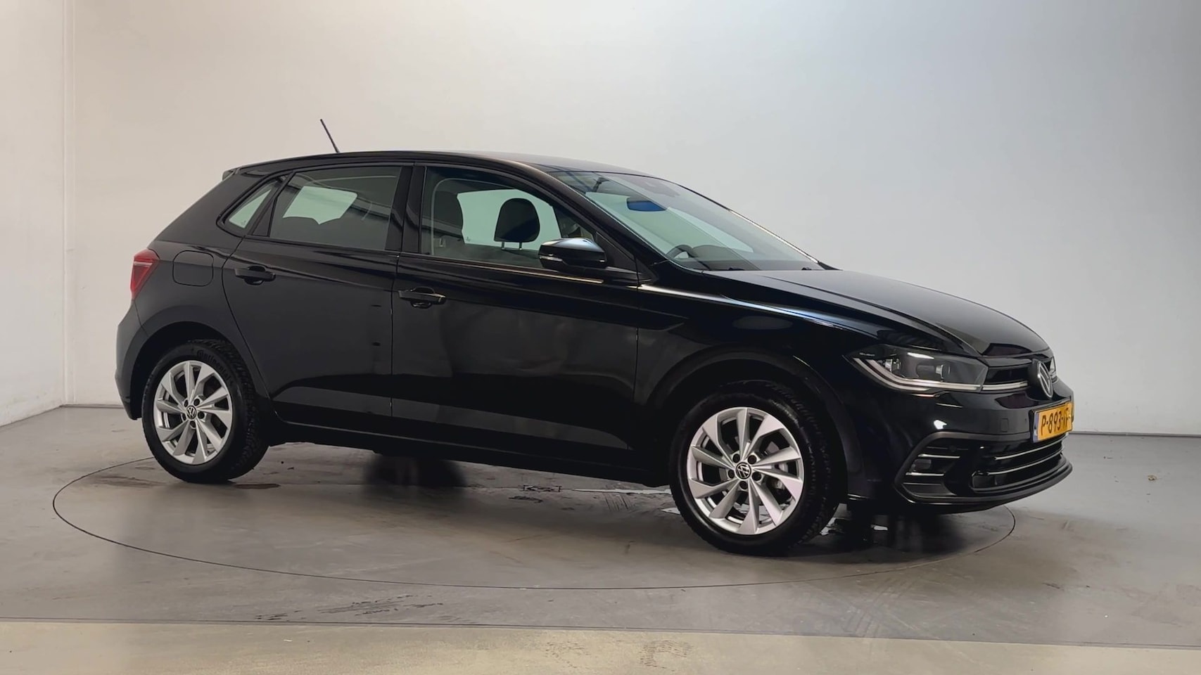 Volkswagen Polo - 1.0 TSI Style Climate Control Adaptive Cruise Parkeersensoren Navigatie - AutoWereld.nl