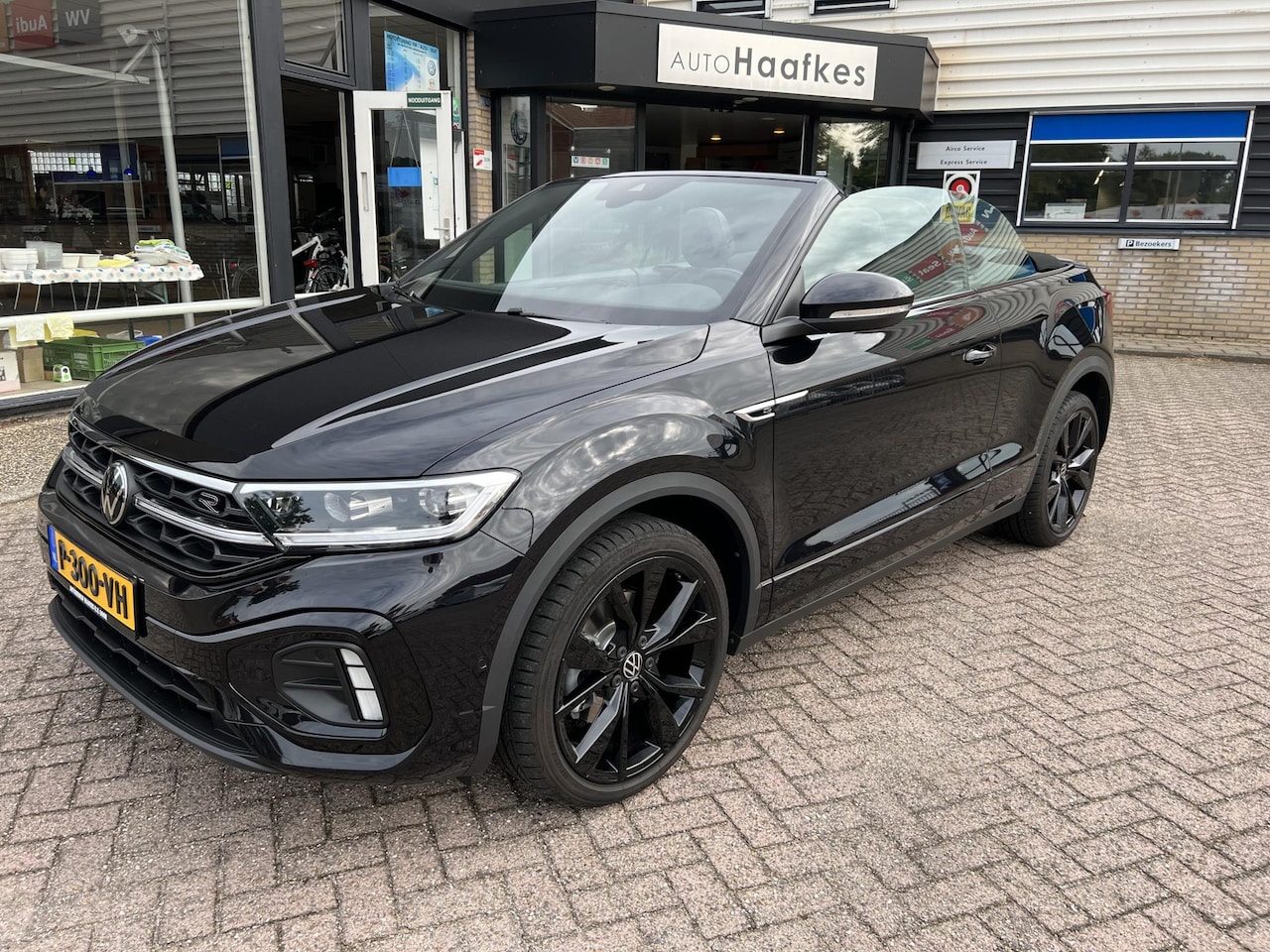 Volkswagen T-Roc Cabrio - 1.5 TSI R-Line black edition DSG Full options - AutoWereld.nl