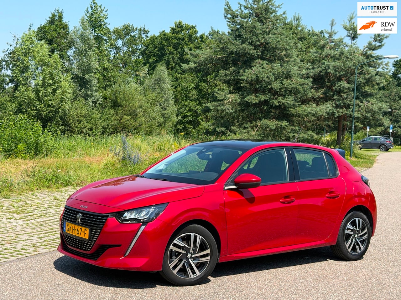 Peugeot 208 - 1.2 PureTech 101 pk AUTOMAAT Allure Pack, panoramadak, achteruitrijcamera, navigatie, adap - AutoWereld.nl