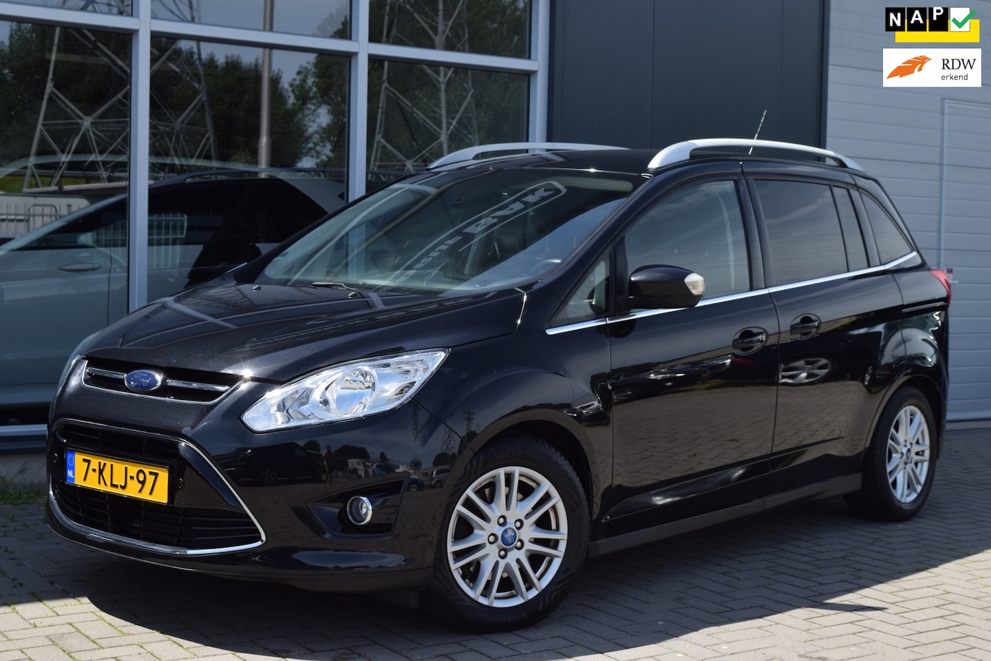 Ford Grand C-Max - 1.0 Titanium | Clima | Cruise | NAP + APK 6-2027 - AutoWereld.nl