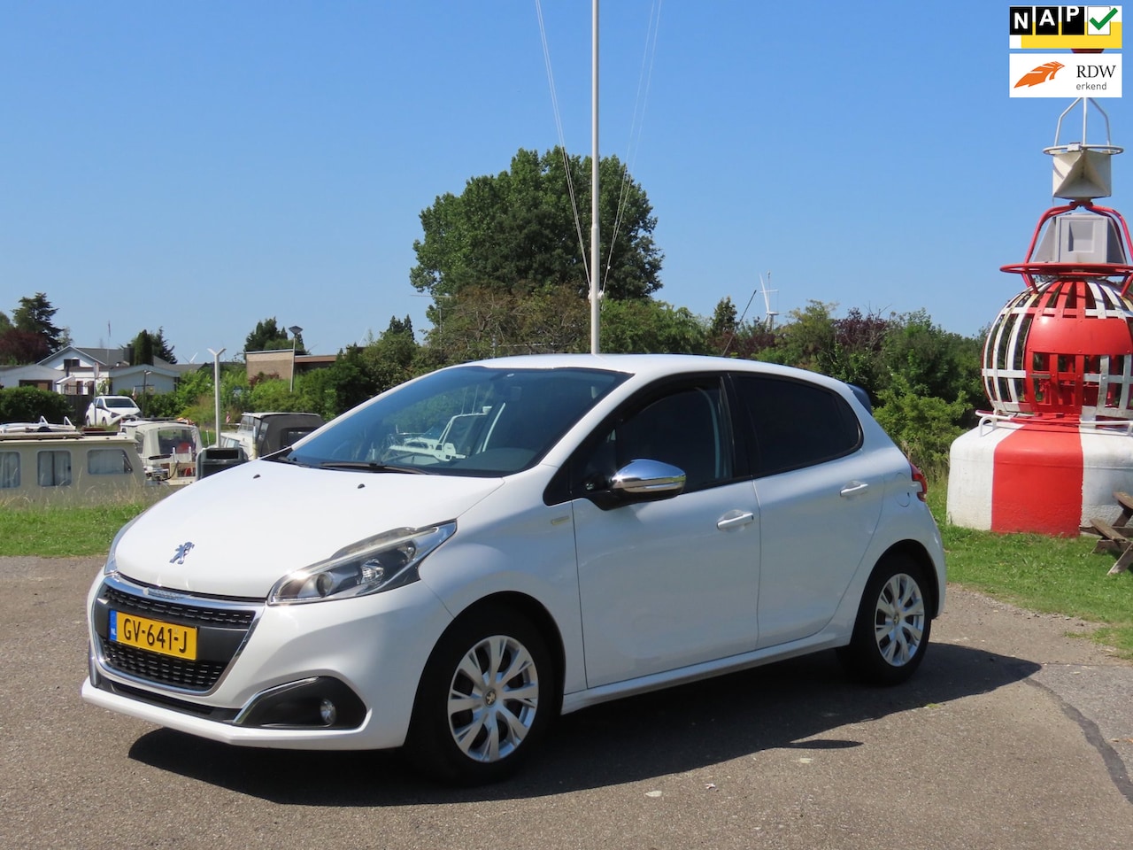 Peugeot 208 - 1.2 PureTech Urban Soul *Navigatie *Cruise *Dist VV ! - AutoWereld.nl