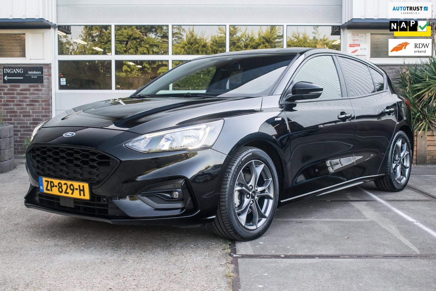Ford Focus - 1.0 EcoBoost ST Line BlackPack NL-auto [ Carplay Spoiler Extra Getint Parkeersensoren Rijs - AutoWereld.nl