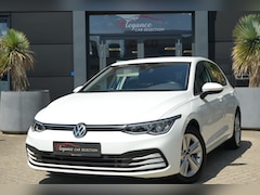 Volkswagen Golf - 1.5 TSI Life 130pk Navigatie/Stoelverwarming/AdaptieveCruiseControl