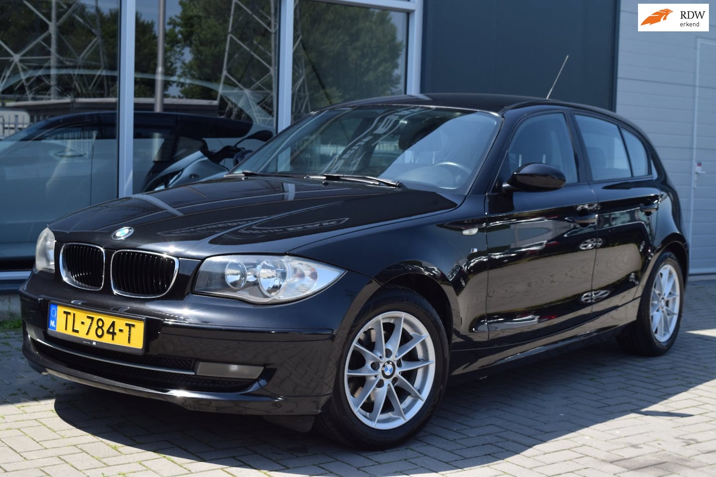 BMW 1-serie - 116i | Airco | PDC | APK 6-2027 - AutoWereld.nl