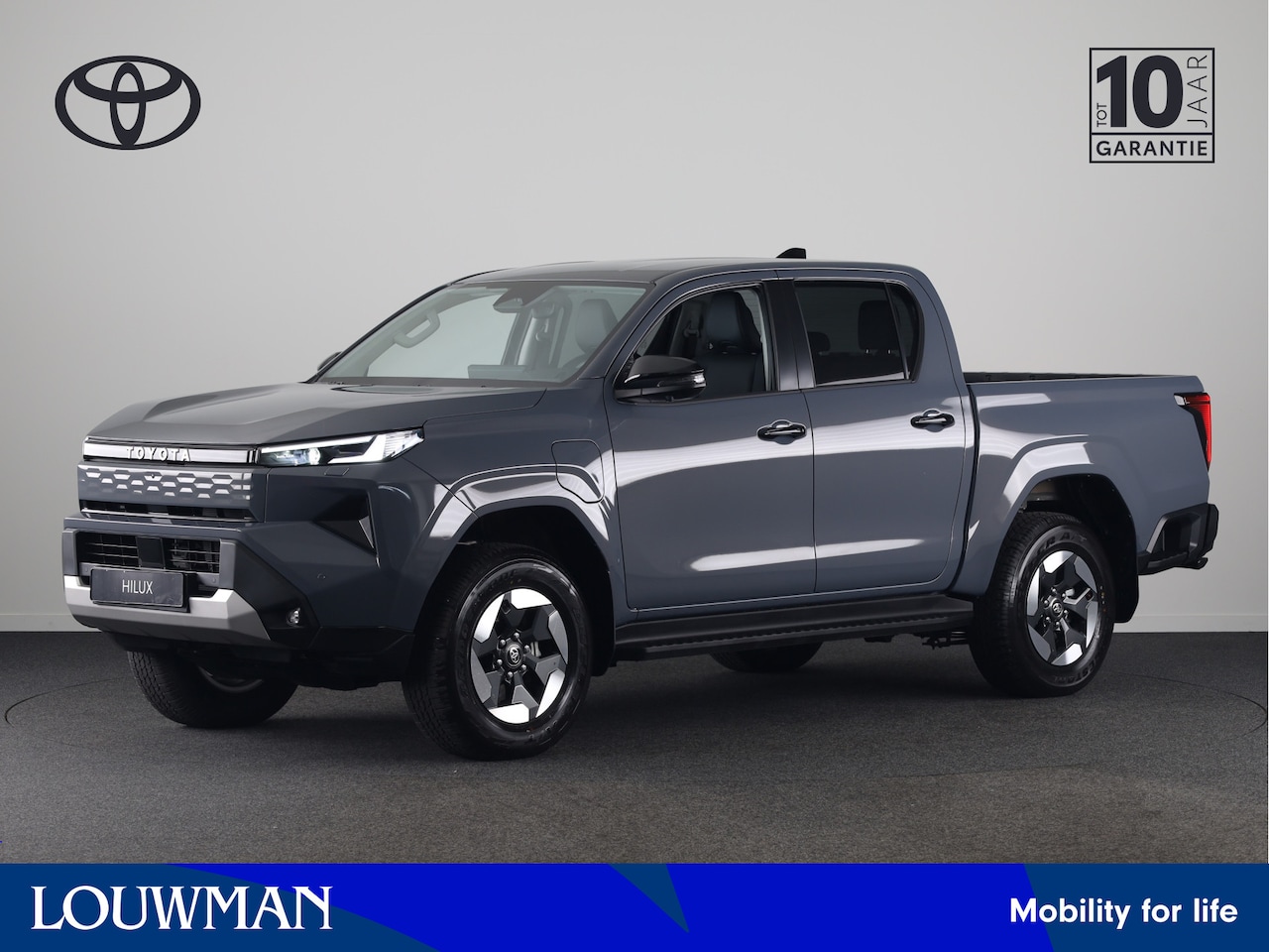 Toyota HiLux - TOYOTA Professional Dubbel Cabine 59,2 kWh Electric *DEMO* | Camera | AWD | Apple Carplay/ - AutoWereld.nl