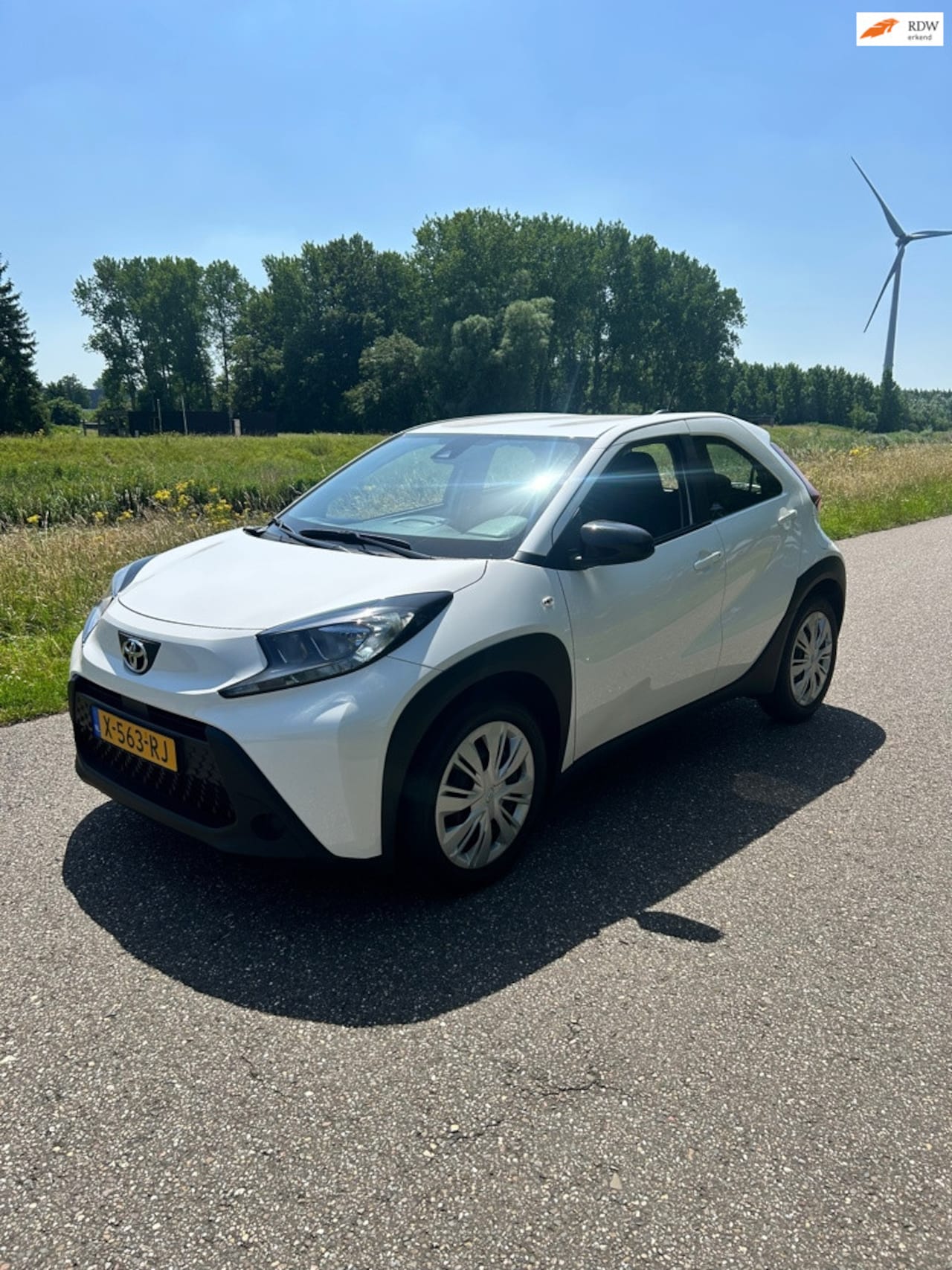 Toyota Aygo X - 1.0 VVT-i MT play 1.0 VVT-i MT Play - AutoWereld.nl