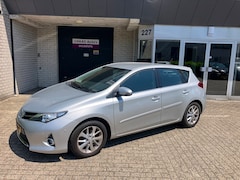 Toyota Auris - 1.6 Aspiration / NIEUW MODELJAAR / ALU VELGEN / AIRCO ACC / TREKHAAK / CAMERA