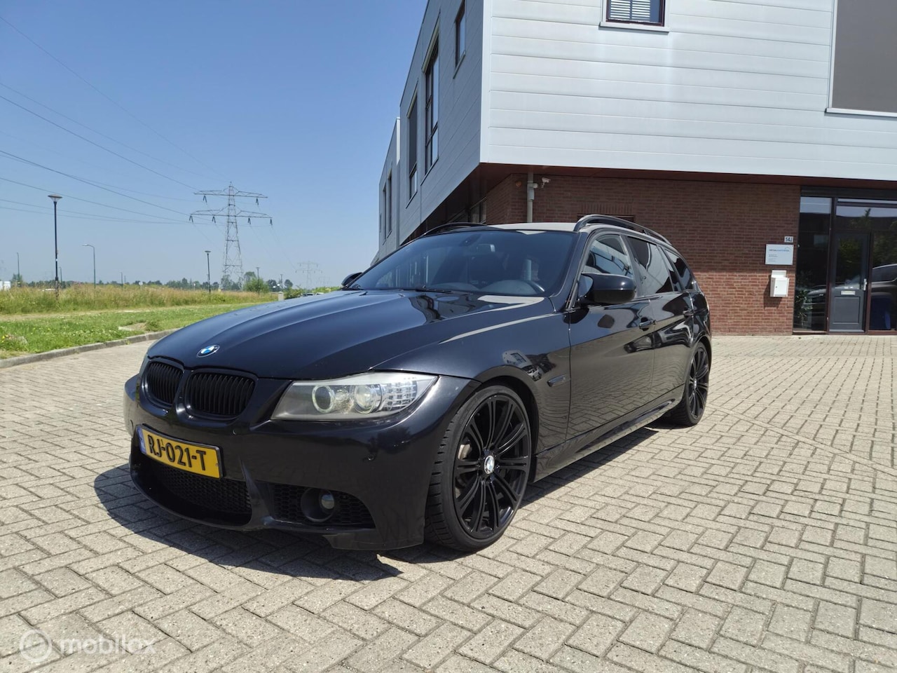 BMW 3-serie Touring - 335xi High Executive NIEUWE APK! 400PK+ - AutoWereld.nl