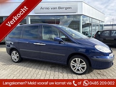 Peugeot 807 - 2.2 ST, 7 persoons, climatronic, cruisecontrol, trekhaak, electrische schuifdeuren, nieuwe