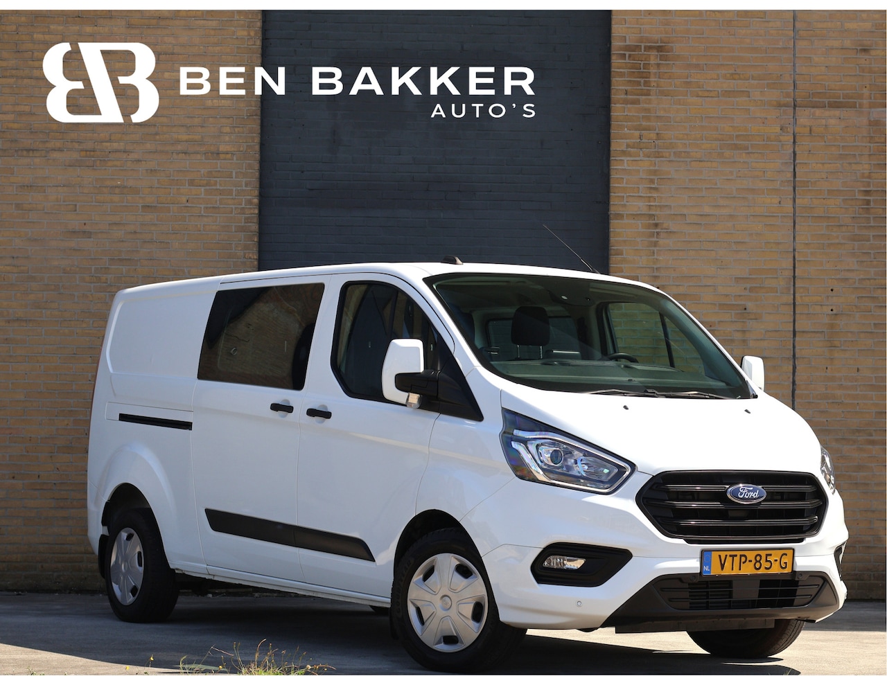 Ford Transit Custom - 320 2.0 TDCI L2H1 Trend DC Haak | Camera | Carplay | Navi - AutoWereld.nl