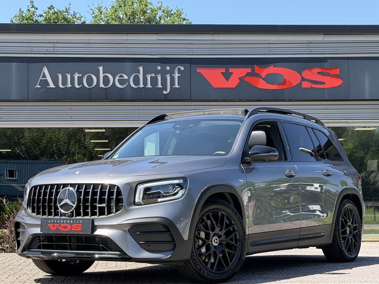 Mercedes-Benz GLB - AMG 35 4MATIC | Panoramadak | 360 camera | Multibeam - AutoWereld.nl
