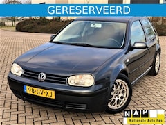 Volkswagen Golf - 1.6 16V