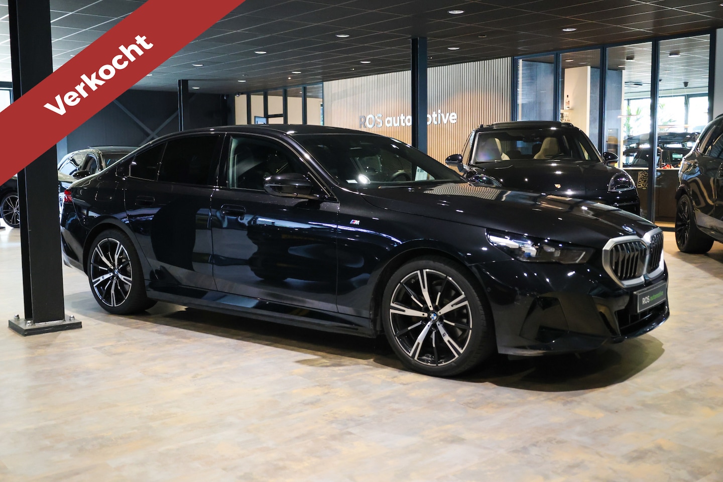 BMW 5-serie - 530e M-SPORT | BTW | PANO | STOELKOELING | MEMORY | H/K | - AutoWereld.nl